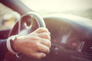 Punom se brzinom zaletio u kafić i ubio dvoje ljudi