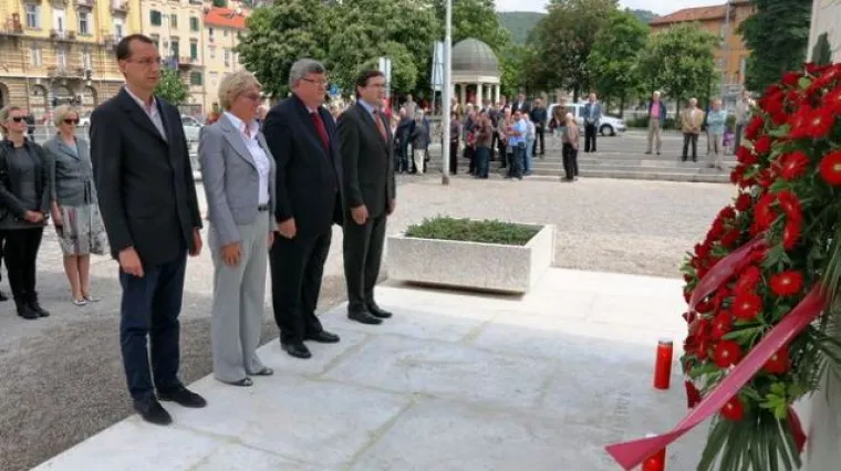 Pored Spomenika oslobođenja na Delti položeni vijenci