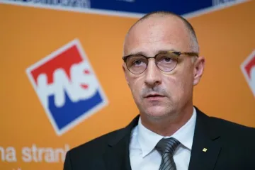 'Ako su ugovori između Ane Karamarko i Petrovića autentični, Karamarko mora odstupiti'