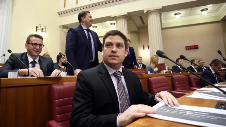 'Ne znači da ćemo sve te državne tvrtke prodati'