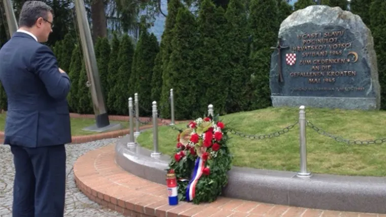 Premijer na mjestu tragedije: Ore&scaron;ković na Bleiburgu i u Teznom zapalio svijeće