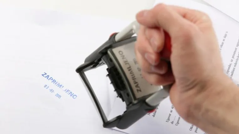 Sud je 1951. osudio nekog lika na 3 mjeseca zatvora zbog - lijenosti