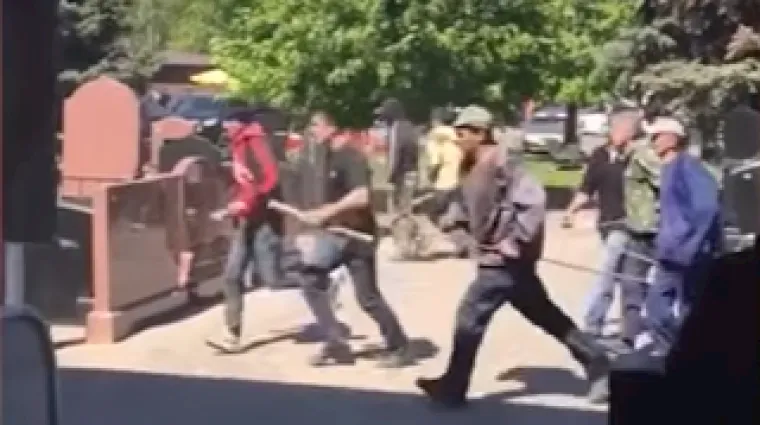 Na moskovskom groblju izbila masovna tučnjava izbjeglica: poginule tri osobe