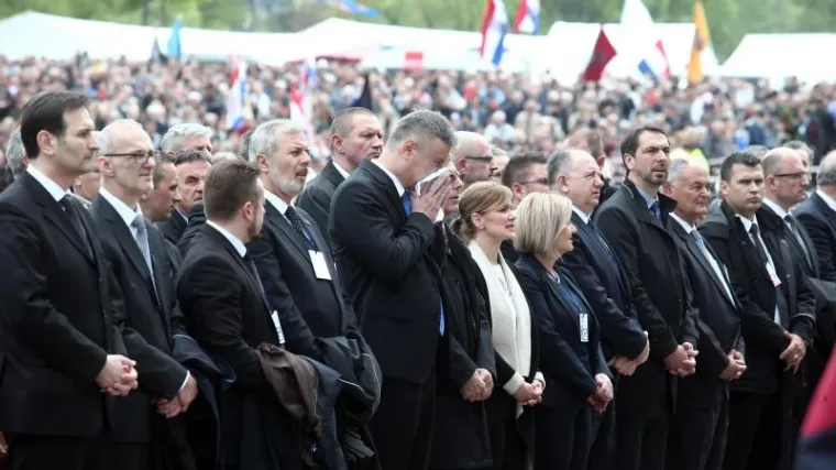 Gotovo cijeli držvni vrh odao počast žrtvama