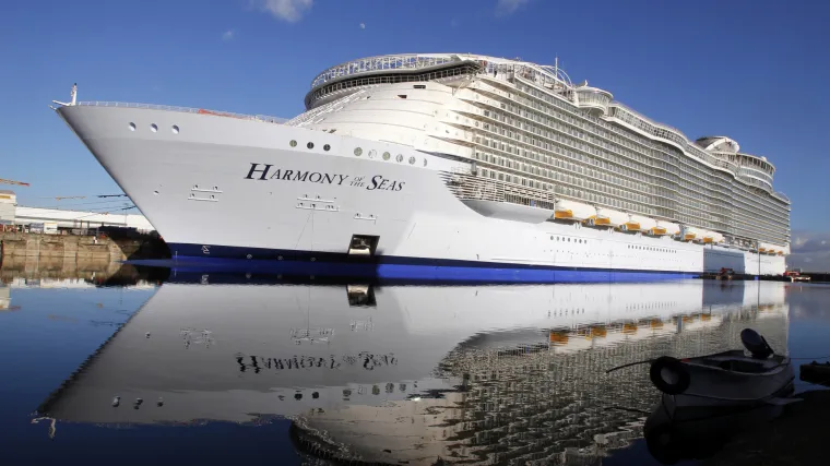 U Francuskoj porinut u more najveći kruzer na svijetu: može primiti 5500 putnika!