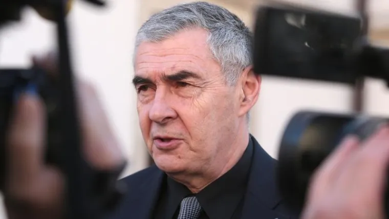 HDZ-OVAC SE OBRU&Scaron;IO NA VLAST I OPORBU: 'Živimo u paradajz republici u kojoj nema vladavine prava'