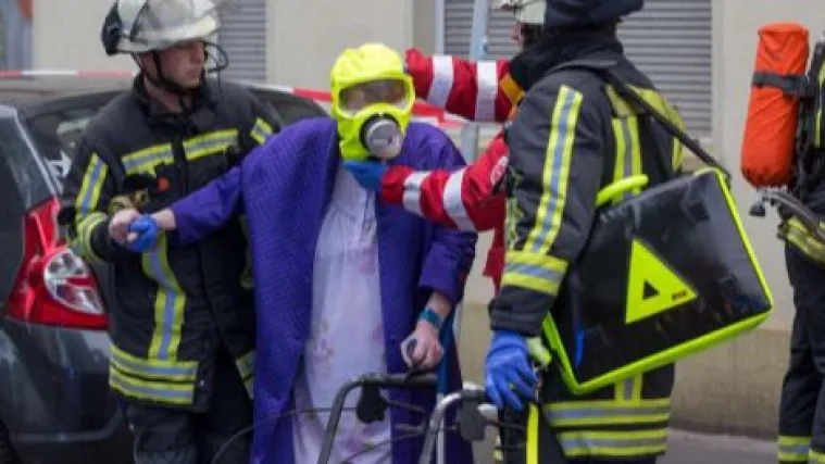 Požar u četverokatnici u Njemačkoj: tri mrtva, među kojima i dijete, tridesetak ozlijeđenih