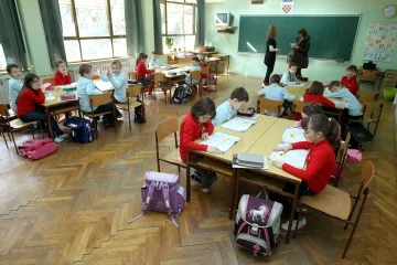 Neke škole u Hrvatskoj imaju uniforme: guše li one osobnost ili smanjuju socijalne razlike?