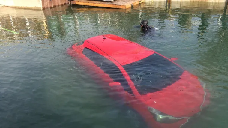 Pa ti slu&scaron;aj navigaciju: vozačica se strogo držala uputa pa zavr&scaron;ila u - jezeru!