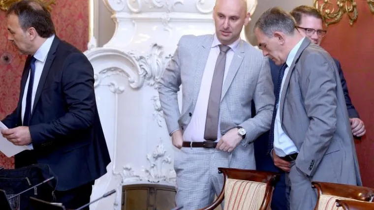 'Netko iz biv&scaron;e Vlade zbog toga treba kazneno odgovarati'