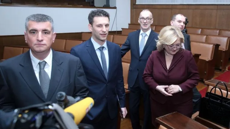 'Iritantno su umi&scaron;ljeni i svima dijele lekcije'