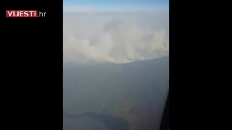 Zračne snimke požara u Kanadi: dimu se ne vidi kraj