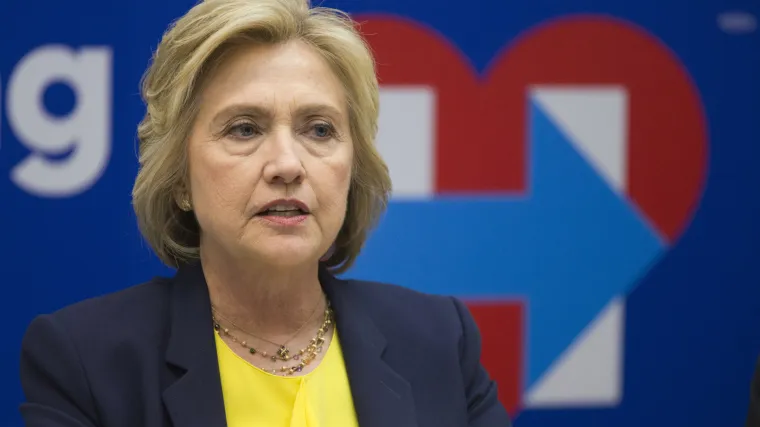 Clinton: 'Trump daje signal teroristima i oni ga koriste za vrbovanje u ime po&scaron;tivanja njihovih ciljeva'