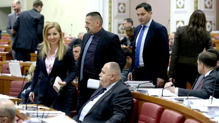 'To je izravan udarac vladajućih na ljudska prava'