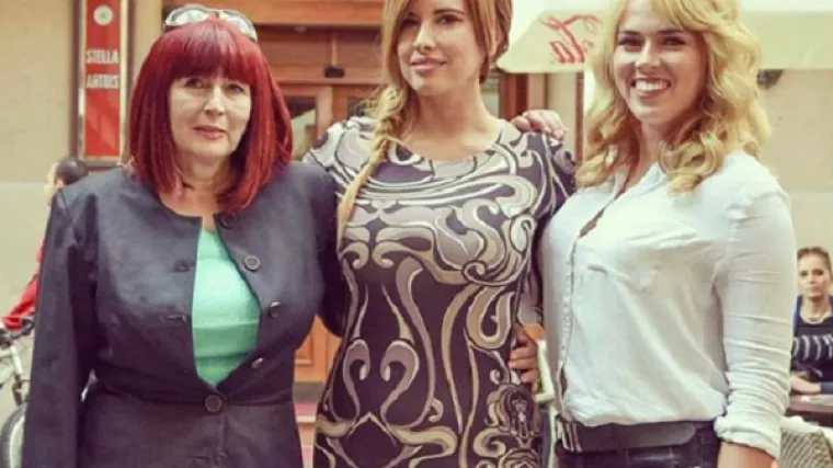 Nives Celzijus pokazala seksi sestru, obje su lijepe na mamu