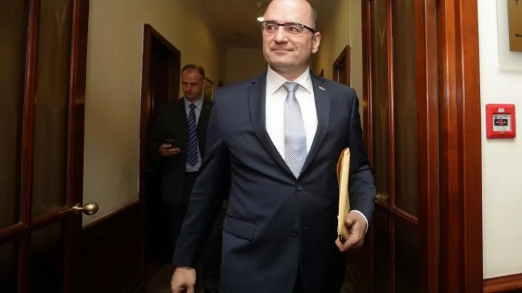 Progovorio o odnosu sa &scaron;efom stranke