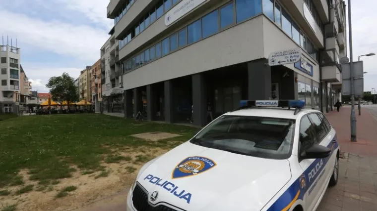 Zatukao ju tupim premetom, a onda gu&scaron;io