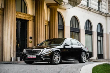 ZAVIRITE U SENZACIONALNU LIMUZINU: Ova galerija potvrđuje zašto Mercedesovu S klasu zovu Kraljem asfalta