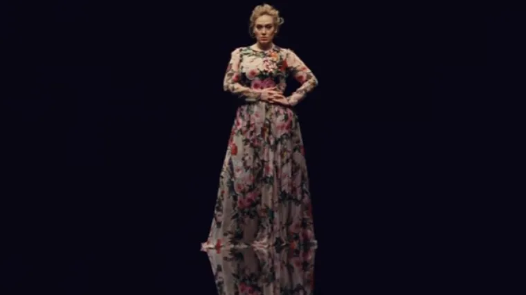 Vesela deklaracija slobode: Adele premijerno prikazala spot na dodjeli nagrada
