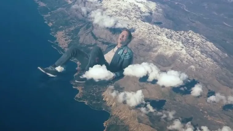 Chris Martin tijelom 'prekrio' Biokovo: Hrvatska u novom spotu Coldplaya