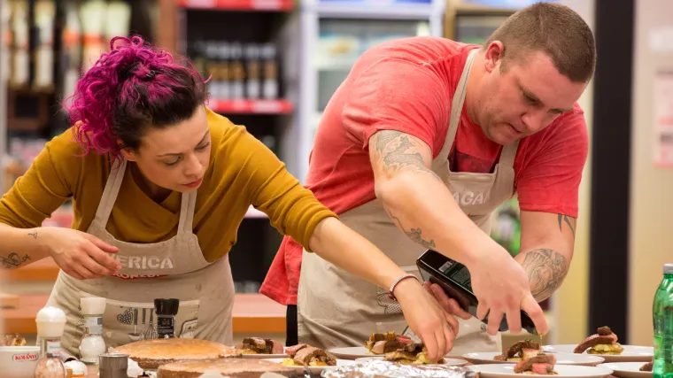 Dragan se vraški trudio napraviti 20 poširanih jaja u 20 minuta!
