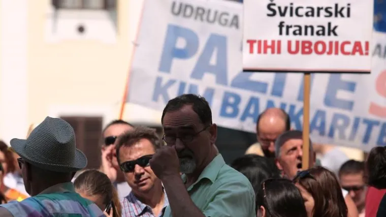 Dobio tužbu protiv banke iako je već otplatio kredit u švicarcima