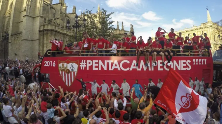 Sevilla paradom proslavila osvajanje Europske lige