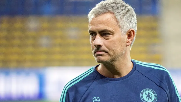 Mourinhov dolazak u Manchester United koči nevjerojatan razlog!