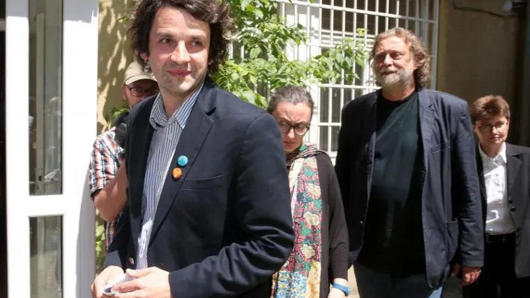 Potpisuju se peticije podr&scaron;ke; udruge i javne osobe zovu na ulicu!