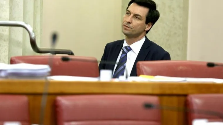 'Sekta pobijedila obrazovanje'