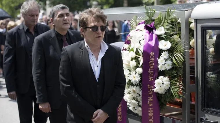 Uplakana Lula nije se mogla odvojiti od lijesa