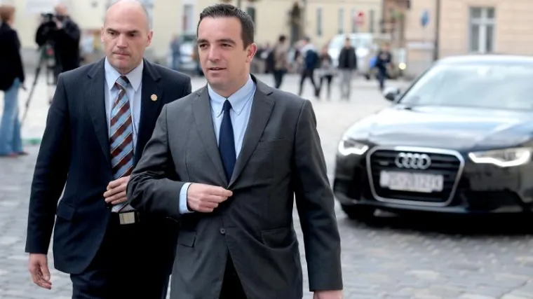 'Stanje u HDZ-u je odlično, mi vjerujemo svom predsjedniku Karamarku'