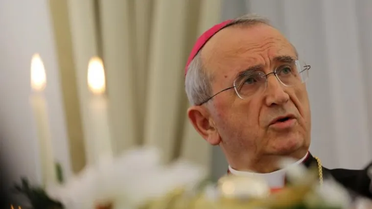 'Nekr&scaron;tenima, luđacima, rastavljenima i ponovno vjenčanima treba uskratiti euharistiju'