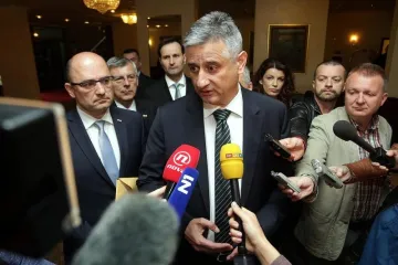 Ministar otkrio da nemaju pojma kada će glasovati o Karamarku, jedan član Mosta priznao da će pomoći HDZ-u