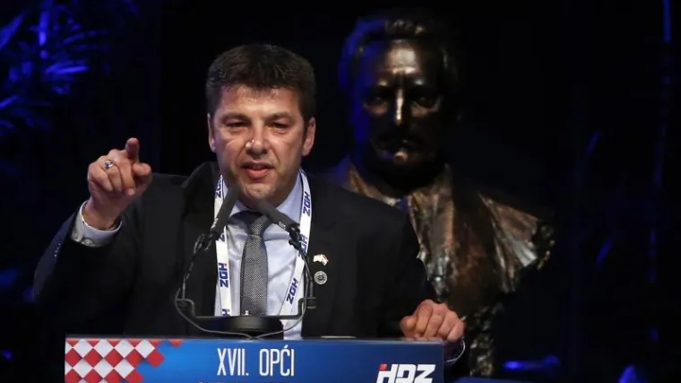 'Ispričaj se Karamarku, to je izravni udar na predsjednika!'