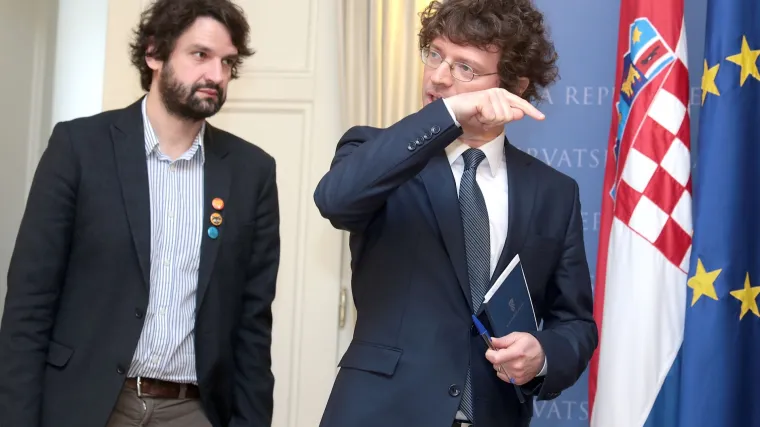 'Mijenjaju nam prošlost, kradu sadašnjost, ne dajmo im budućnost!'