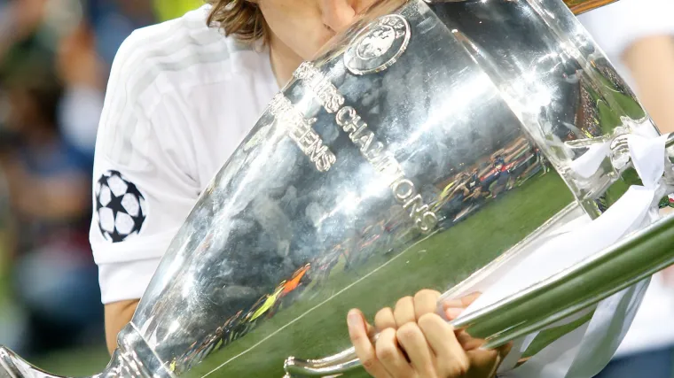 Fantastičnu sezonu Modrić začinio osobnim priznanjem: Uefa uvrstila Luku u najbolju momčad Lige prvaka!