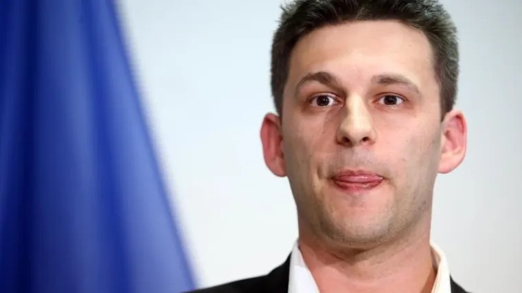 'Spremni smo žrtvovati i Petrova ako Karamarko ode'