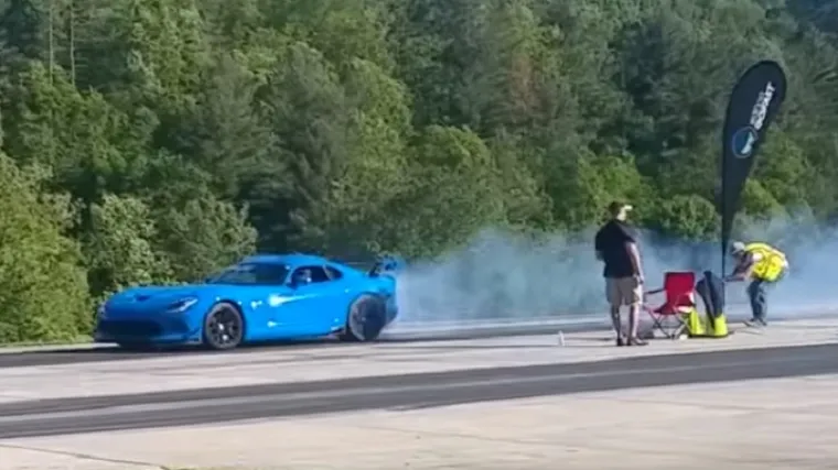 Pogledajte nestvarno munjevitu vožnju nabrijanog Dodge Vipera