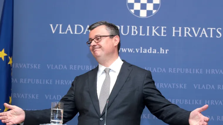 Hoće li premijer Tihomir Ore&scaron;ković podnijeti ostavku? Evo o čemu se &scaron;pekulira!