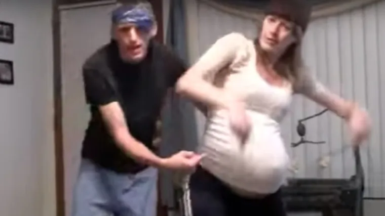 Nakon &scaron;to joj je pro&scaron;ao termin za porod vi&scaron;e nije izdržala i učinila je ovo