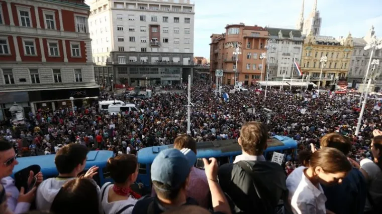 Oko 40 tisuća ljudi ustalo s porukom: 'Za&scaron;titite &scaron;kolstvo od političkih i interesnih sabotaža'