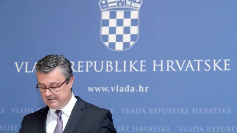 Riječ analitičara: 'Premijer Ore&scaron;ković zabio zadnji čavao u lijes Vladi'