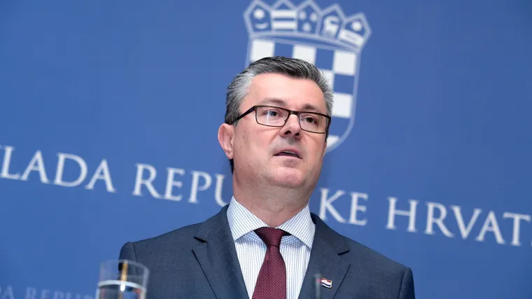 Ore&scaron;ković pozvao Karamarka i Petrova da se povuku: 'Ne dajem ostavku niti sam to planirao!'