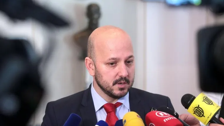 'Obavje&scaron;tajni klo&scaron;ari ih poku&scaron;avaju ocrniti kako bi za&scaron;titili Karamarka'