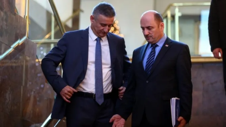 'Radije ću biti s orlovima, nego s licemjerima. Orlovi jedu mrtve, a licemjeri žive!'