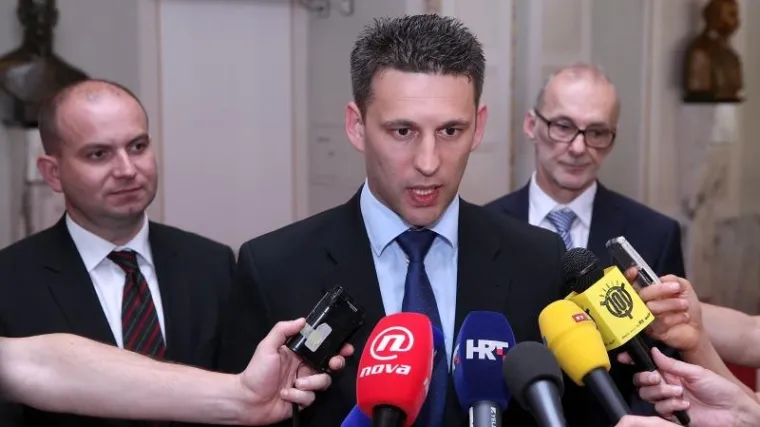 'Hrvatska je u podređenoj poziciji samo zbog jedne osobe - Tomislava Karamarka'