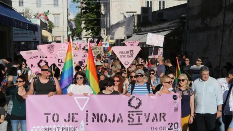 Okupilo se oko 200 osoba, Baldasar u pratnji dvojice za&scaron;titara