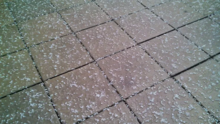 Nevrijeme praćeno obilnom ki&scaron;om i tučom pogodilo Zagreb