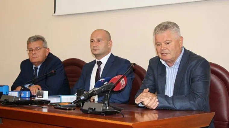 Svečano potpisan ugovor između Vodovoda i izvođača: Dubrovnik dobiva pročistač vode!